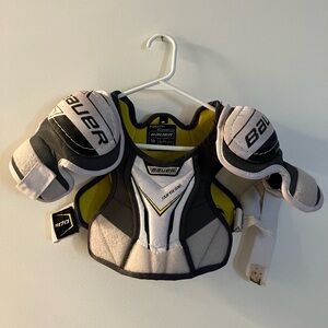 Bauer Supreme S170 Youth Medium Hockey Chest Shoulder Pads